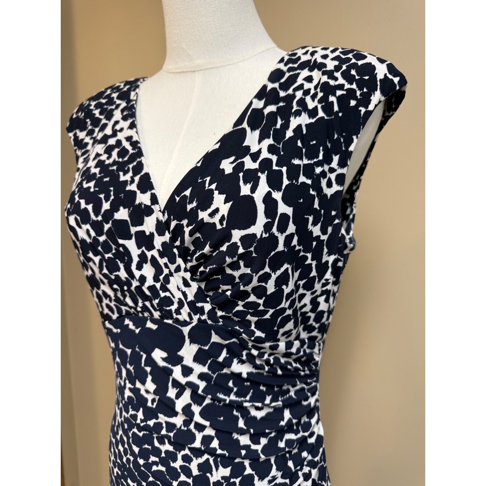 Lauren Ralph Lauren Navy White Animal Print Sheath Dress Cap Sleeve V Neck - Picture 2 of 13